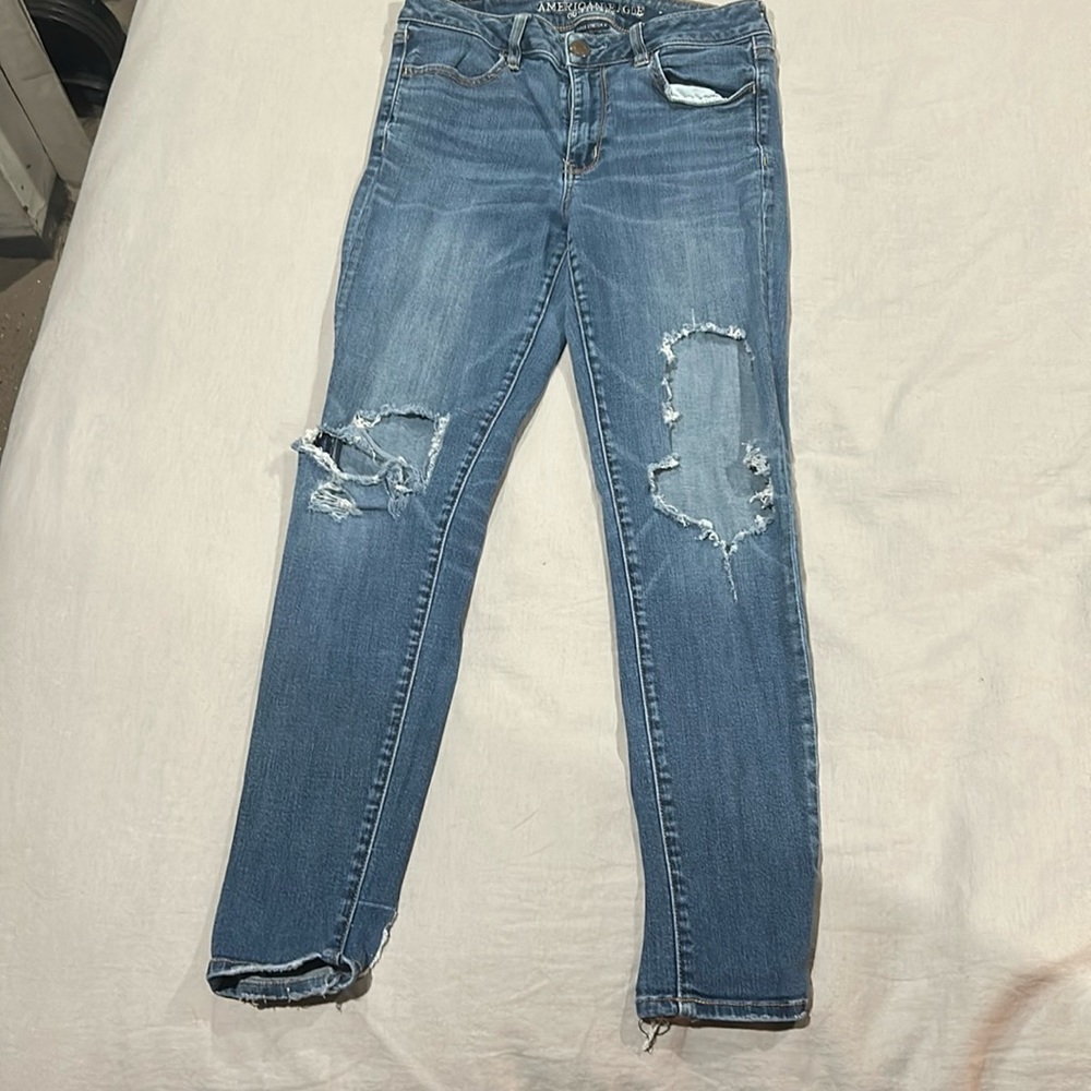 American Eagle high-rise jegging super stretch jeans.
